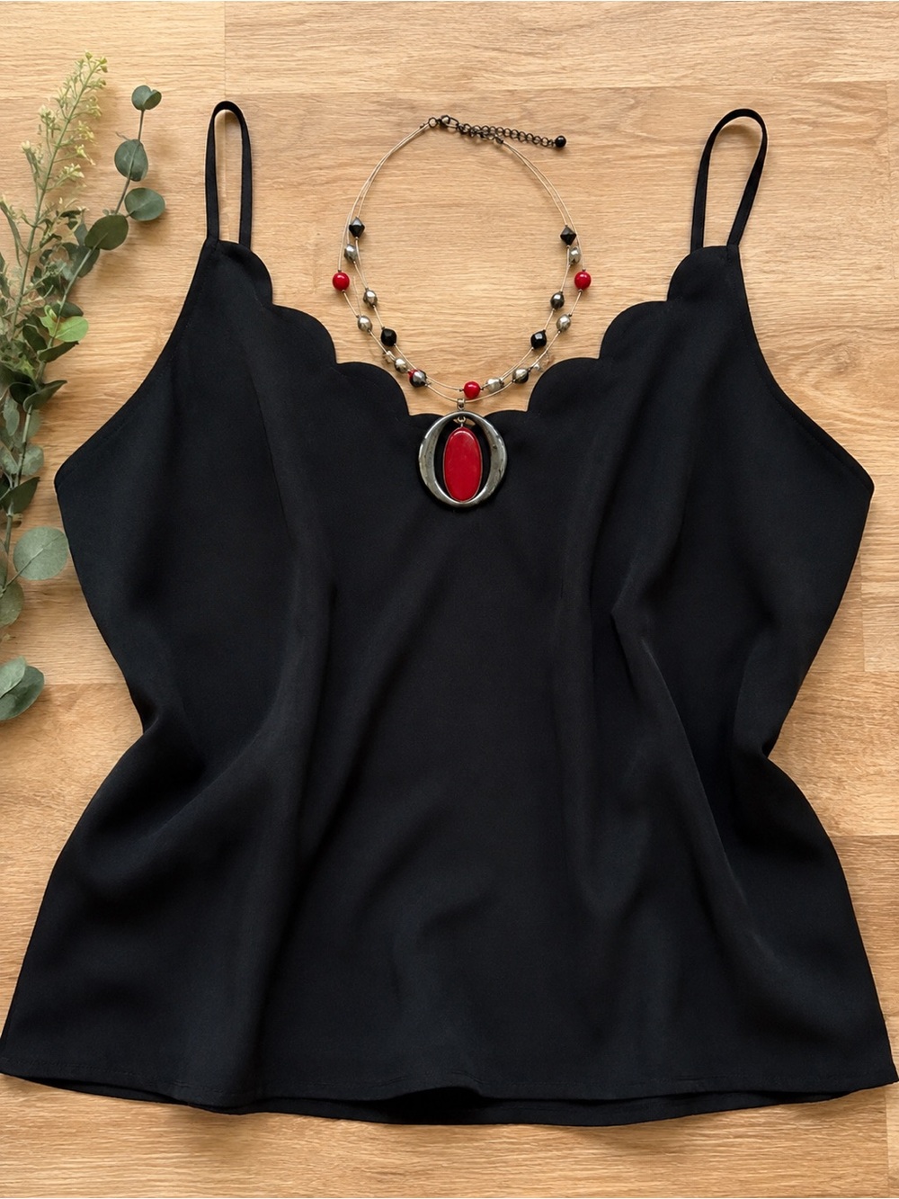 Black Scallop Cami large & Red Statement Necklace Bundle Boutique-Inspired Look